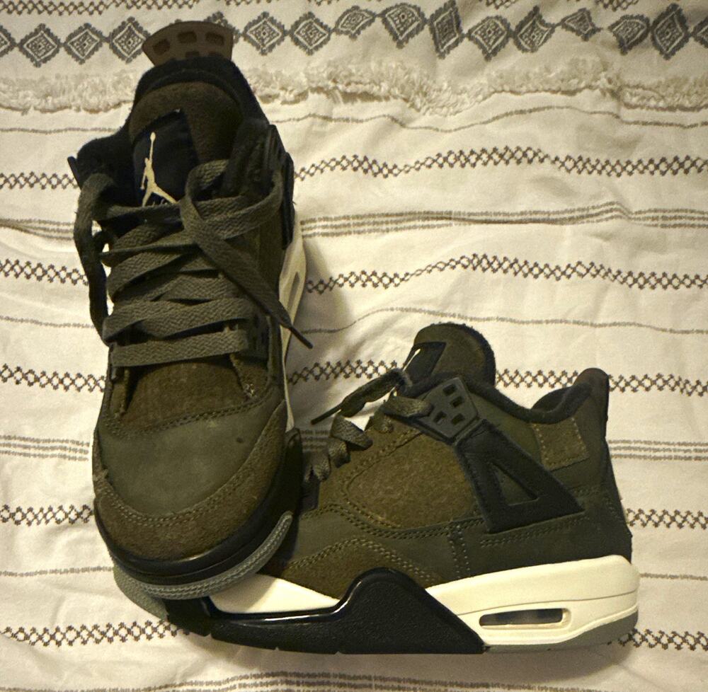 Jordan Air Jordan 4 Mid Top Suede Lace-Up Sneakers Green/Black/White